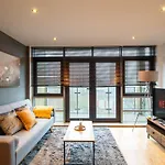 Balcony River View Leeds (West Yorkshire)