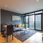 Balcony River View * Leeds (West Yorkshire)