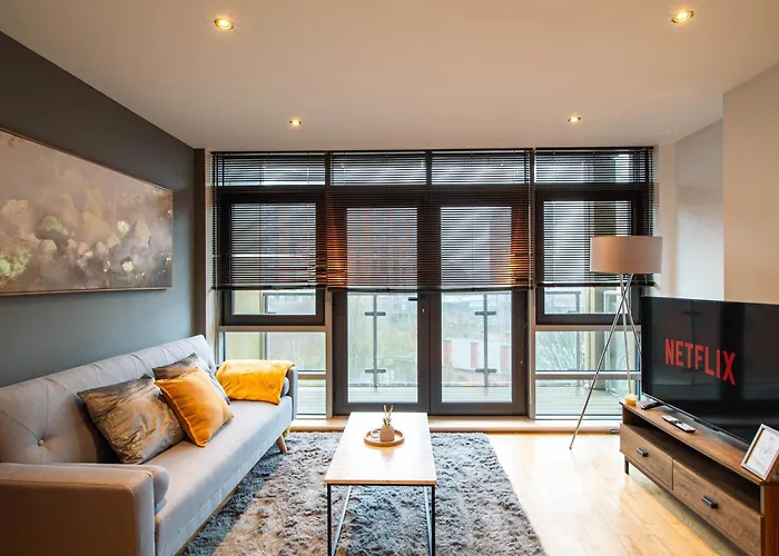 1br Balcony River View Лідс