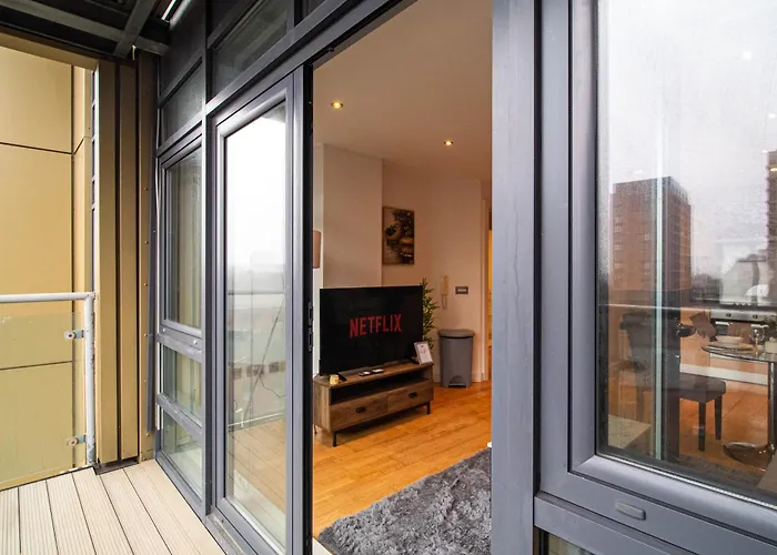 1br Balcony River View *