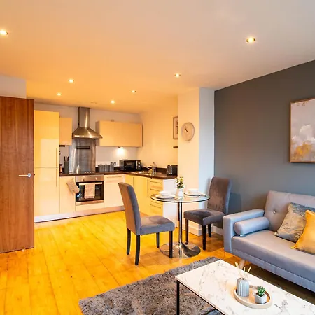 Central Leeds Balcony River View Apartment Leeds (West Yorkshire)