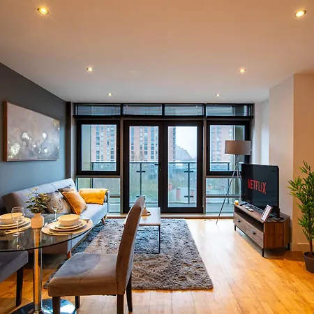 Central Leeds Balcony River View Apartment Apartamento *