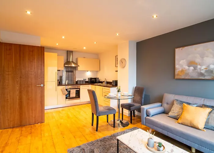 Central Leeds Balcony River View Apartment Leeds (West Yorkshire)