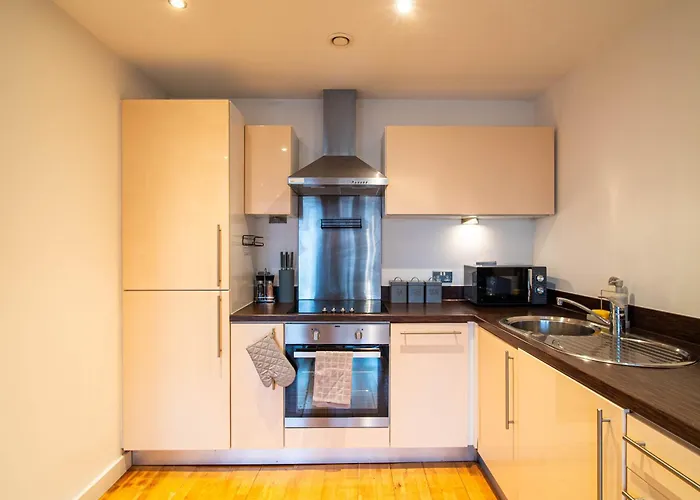 Central Leeds Balcony River View Apartment Apartamento